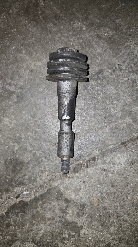 фото №1, Actros mp3 болт крепления крепёжная коллектор впускной  коллектор впускной żółwia