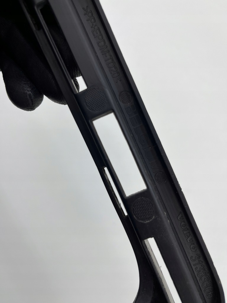 фото №5, Volvo v90 направляющая правое кронштейн выхлоп 31383306