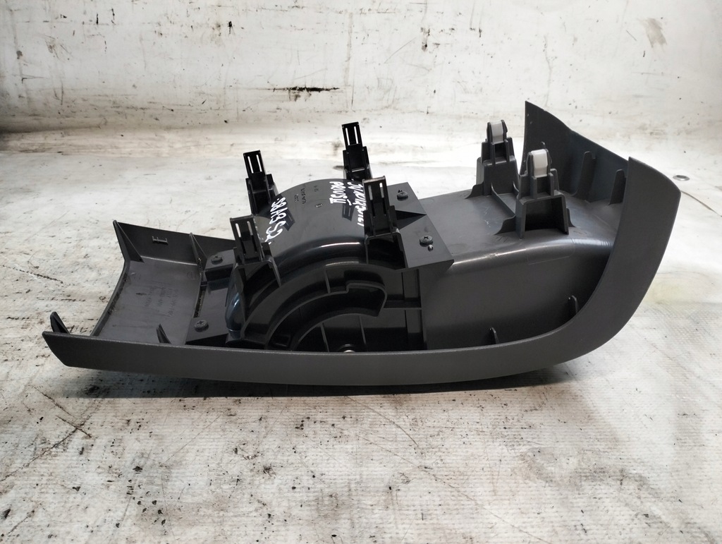 фото №6, Toyota prius ii кронштейн na кружка напитки задняя 58923-47010