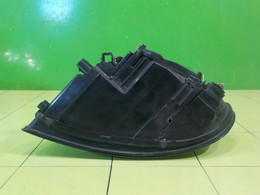 фото №6, Volvo c70 ii 2.4 b aut 07r 2d лампа права перед 31283042