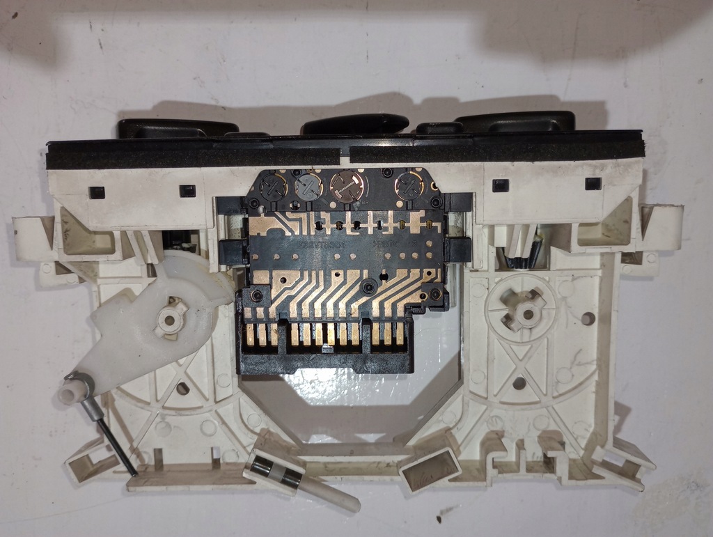 фото №3, Mitsubishi space star панель обдув