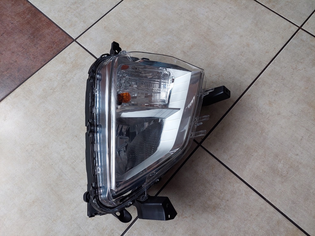 фото №1, Противотуманная фара поворотник правый - mitsubishi eclipse cross