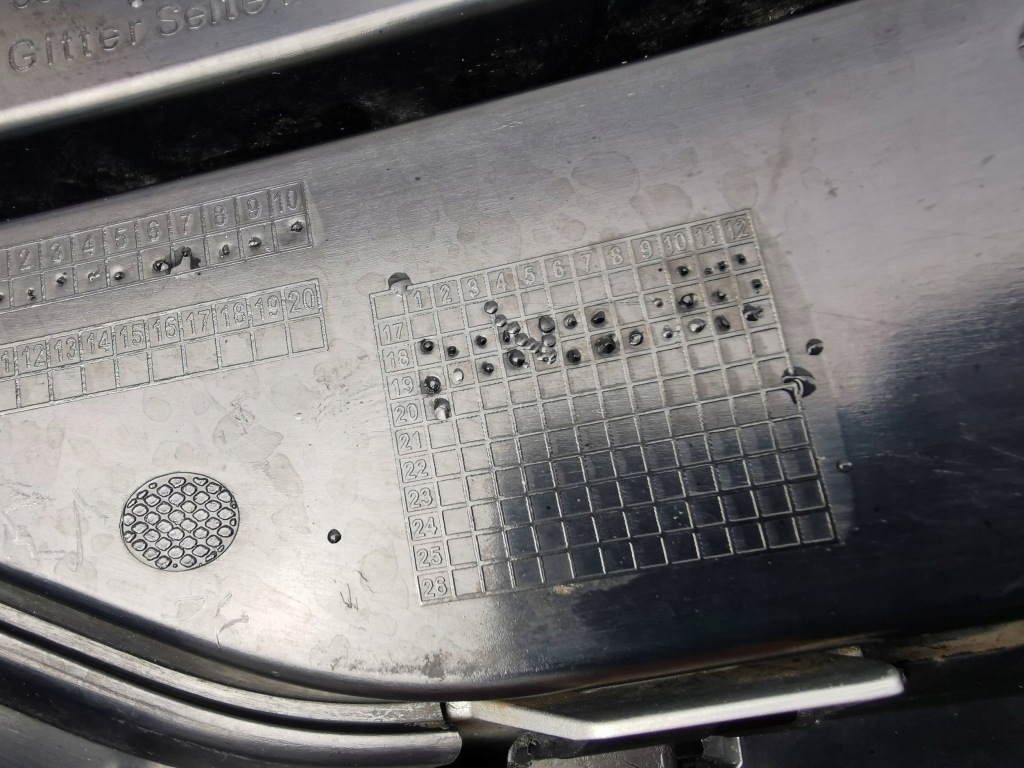 Audi q3 2 83a s-line правий решітка бампера перед 83a807682d Ціна