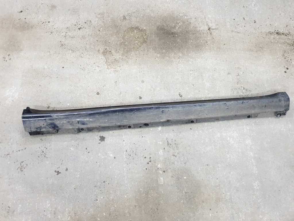 фото №1, Porsche macan gts молдинг порог накладка правая