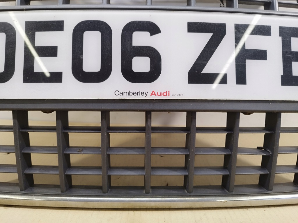 Решётка радиатора решётка радиатора бампер перед audi a4 b7 s-line lata 2005-2008 8e0853651m с Разборки