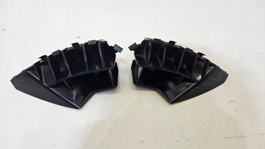 фото №1, Направляющая кронштейн левая tesla s 1095495-00-a