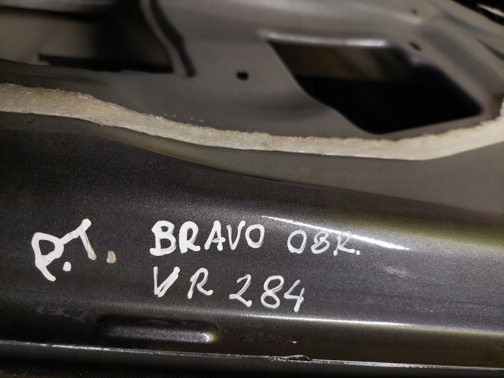 Fiat bravo 2 дверь правый  задняя лак vr284 Оригинал