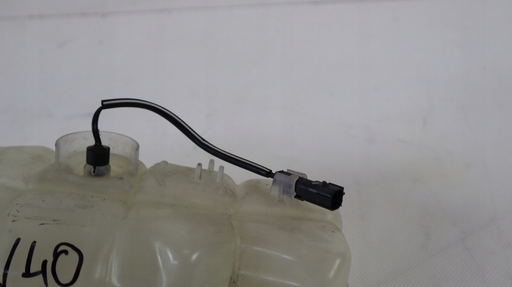 фото №5, Volvo v40 ii 2.0d бачок розширювальний 31368311