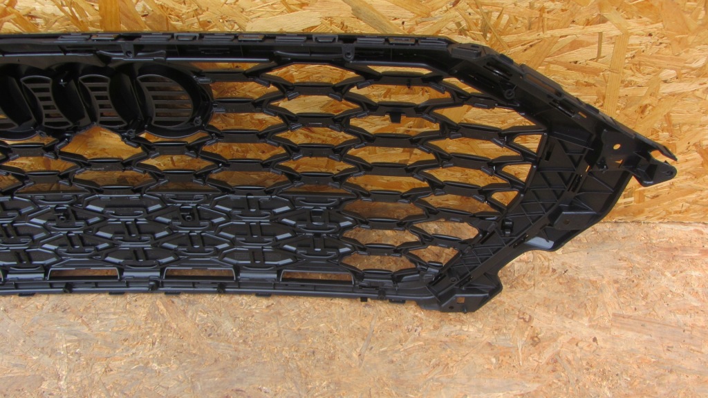 Решітка радіатора решітка радіатора бампера перед audi q3 ii 83f s-line 2018- Ціна