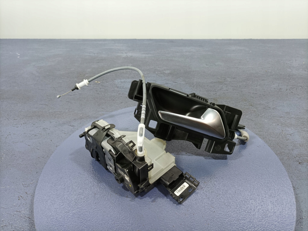 Купить Peugeot 208 ii замок дверь задний  правый 6 pin 444128