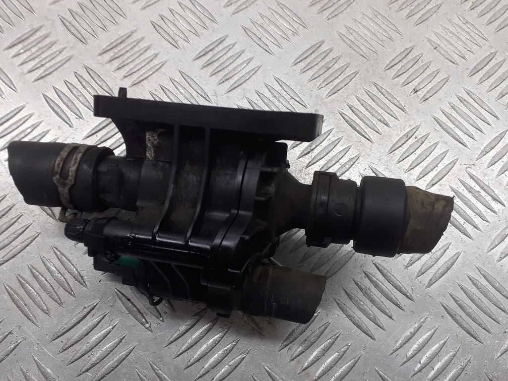 фото №1, Корпус термостата citroen c4 1.6 hdi 9647767180