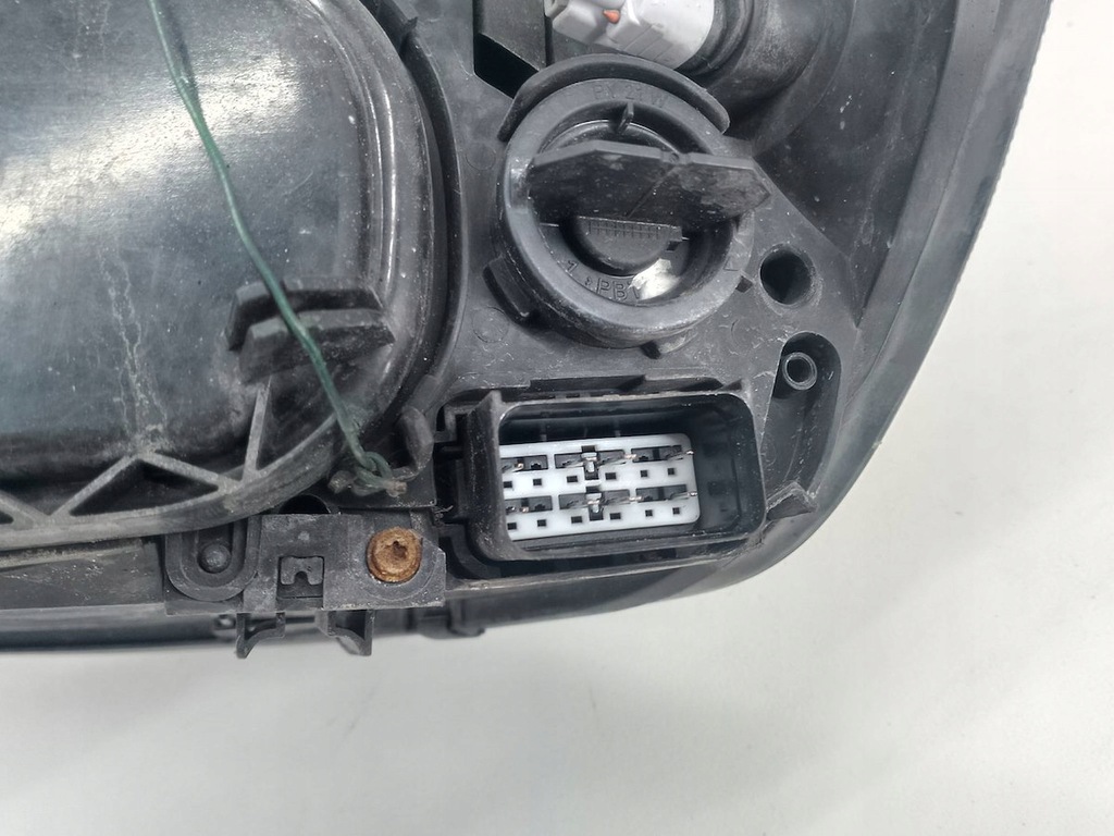 фото №10, Лампа перед правая volvo v50 30698886 0301198204