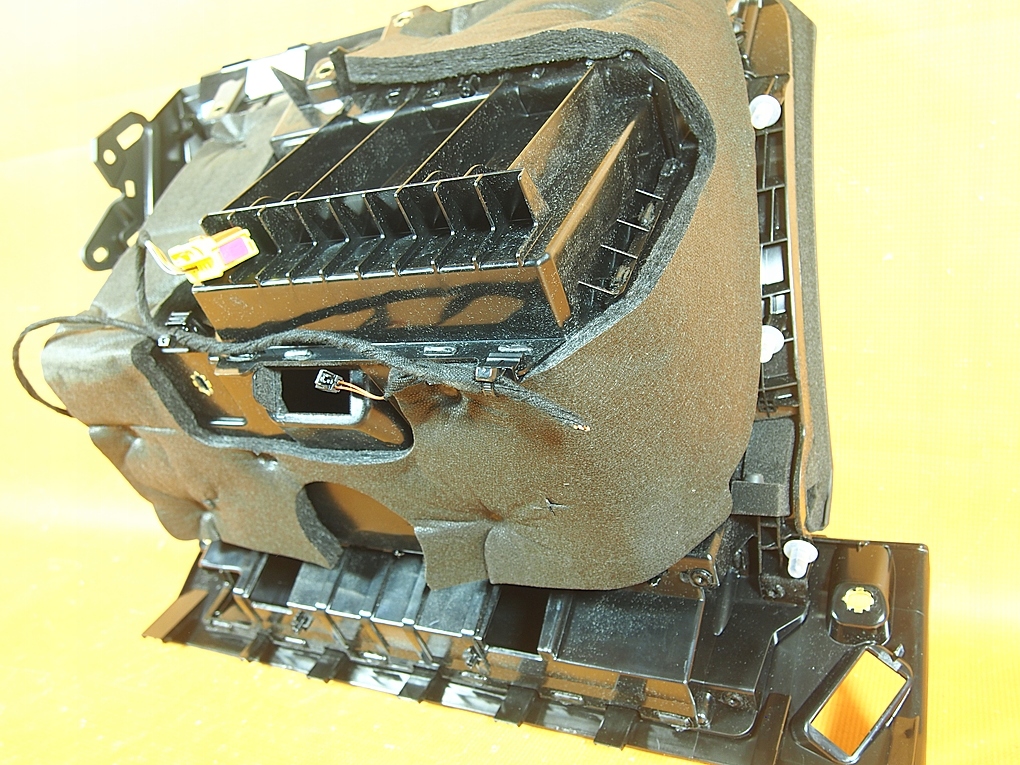 фото №10, Audi e-tron 55 4ke 25km бардачок консоли пассажира 4kl857035