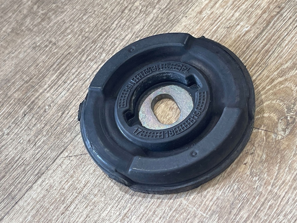 фото №1, Вкладка кронштейн подрамник range rover vogue l405 cpla3d079ad