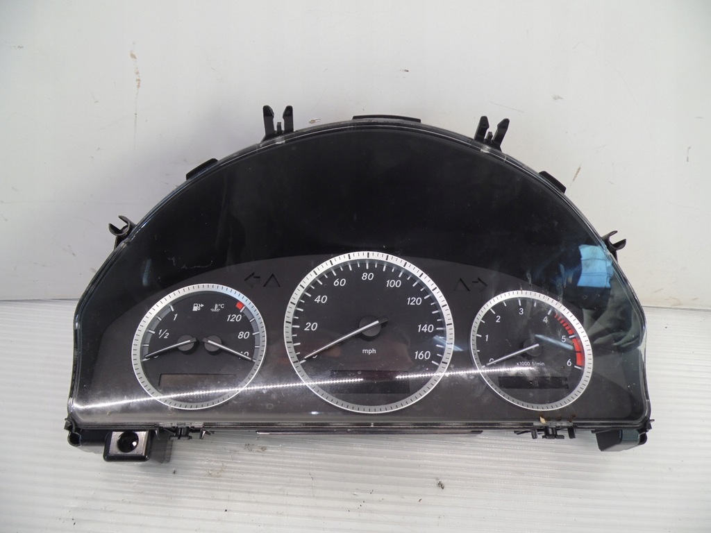фото №1, Лічильник прилади mercedes w204 2.2 cdi 2049004002