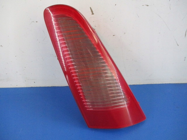 фото №1, Alfa romeo 147 2006r лампа задняя левая крышки оригинал