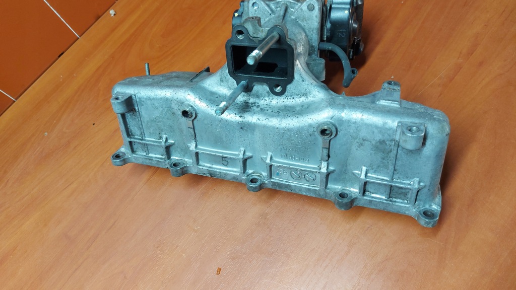 фото №9, Коллектор всасывающий дроссельная заслонка toyota avensis corolla verso 2,2 177km d-cat