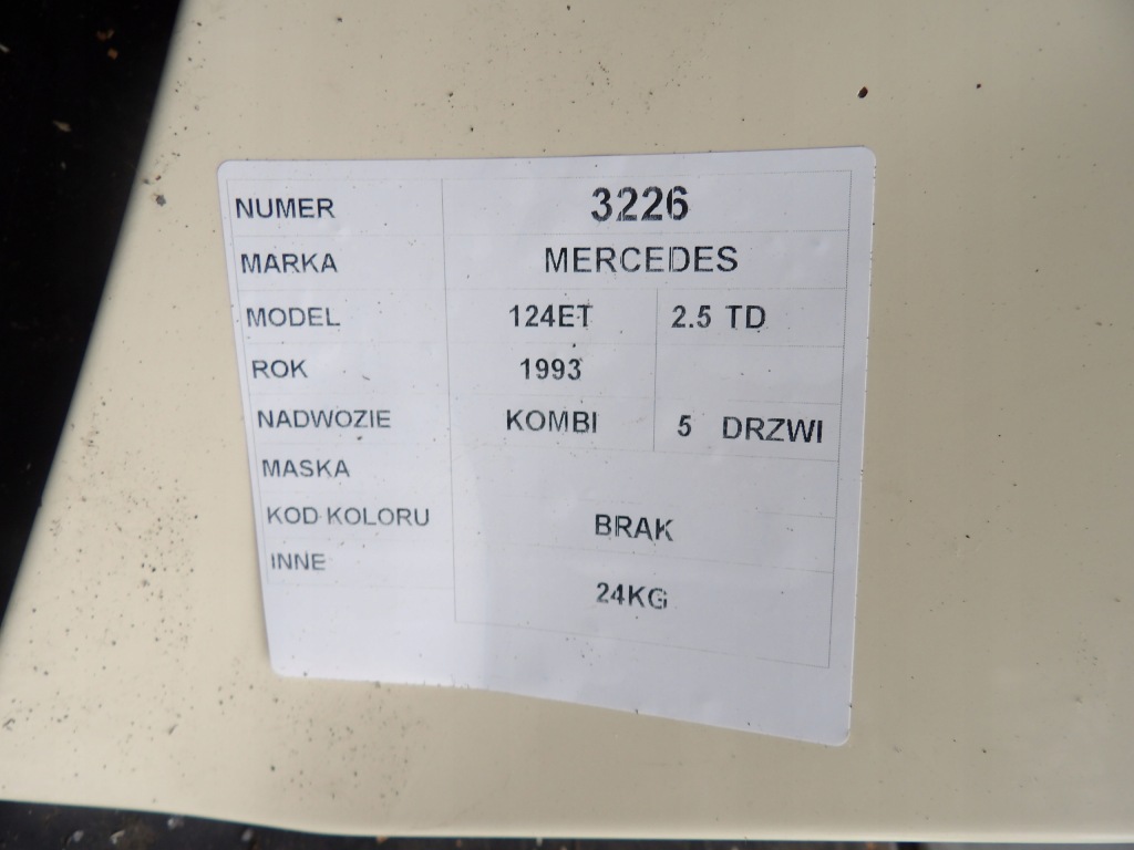 Купити Mercedes 124et капот