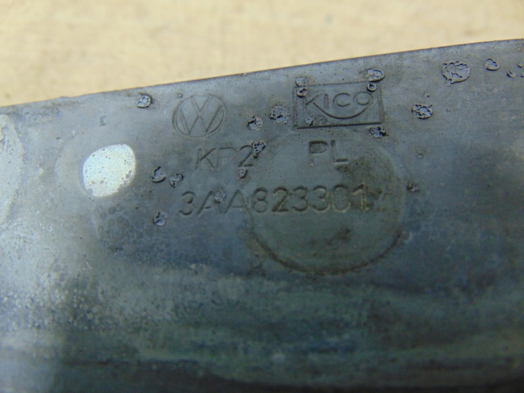 фото №10, Петля капот левый vw passat b7 3aa823301