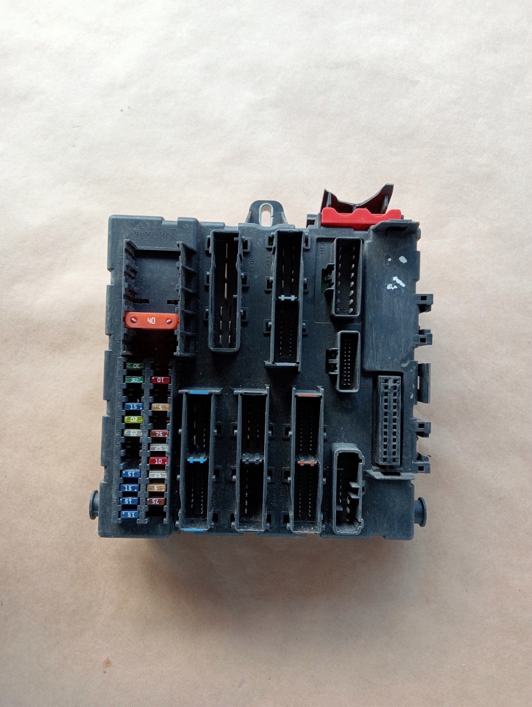 фото №1, Коробка предохранителей 460023260 opel vectra c 1.9