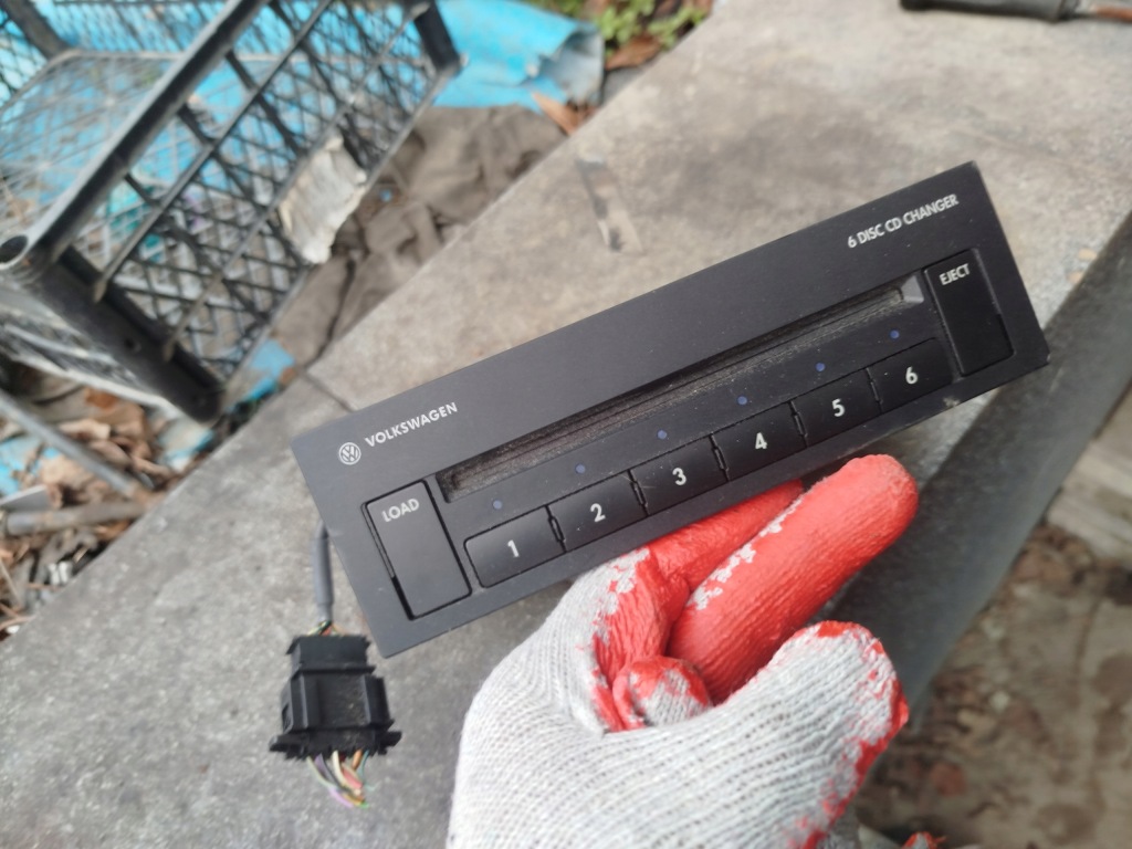 Купити Чейнджер зчитувач дисків cd dvd volkswagen golf v 1j0035110