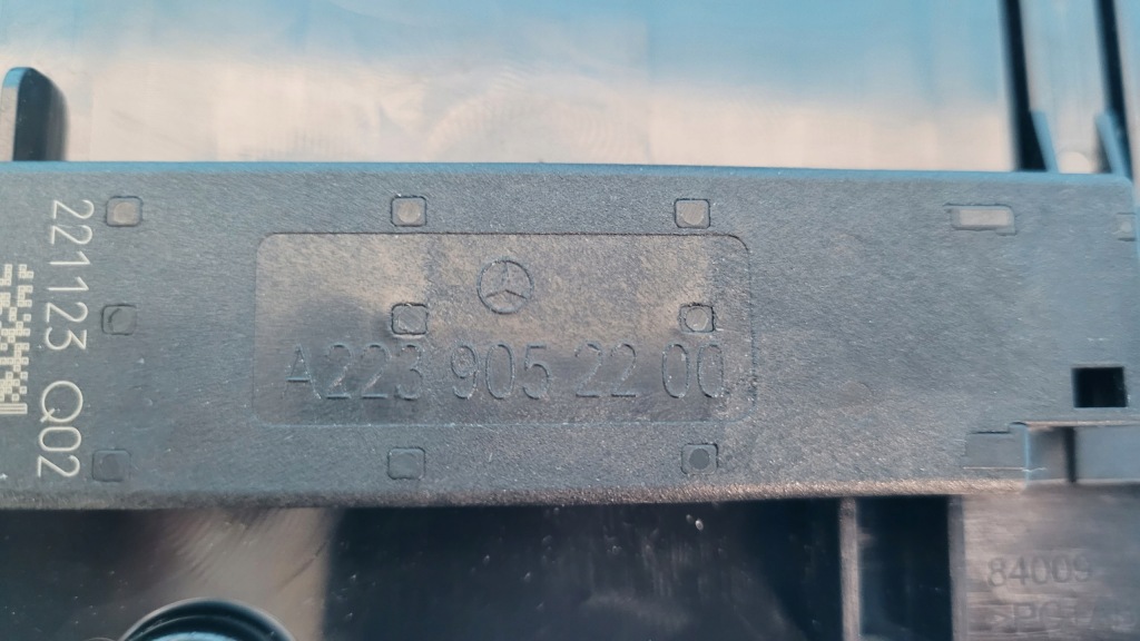 Mercedes eqe w295 350+ 23r бардачок консоли центральной a2976809706 Оригинал
