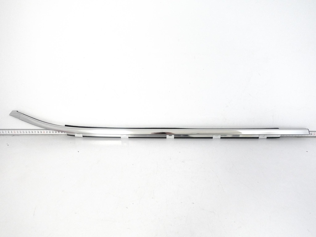 фото №1, Lexus rx v 5 rx450 rx350 22- молдинг уплотнитель стекло дверь задняя правая хром