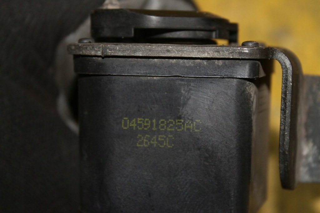 фото №8, Привод коллектор впускной 04591825ac pacifica 3.5