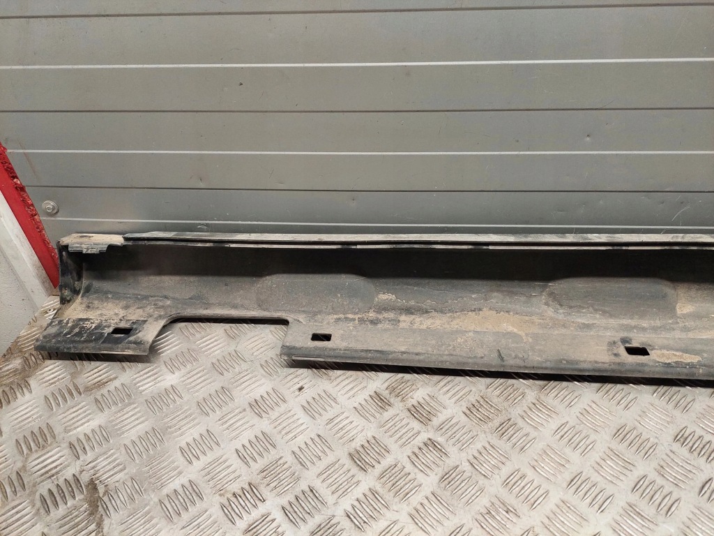 Mercedes-benz gla w156 x156 a1566901810 правая сторона накладка порог с Разборки