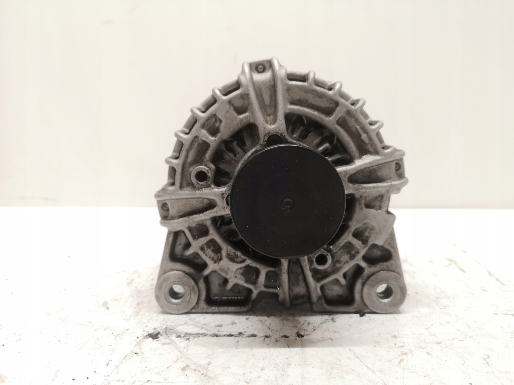 Nissan renault генератор 150a 23100 4be0a--e Ціна