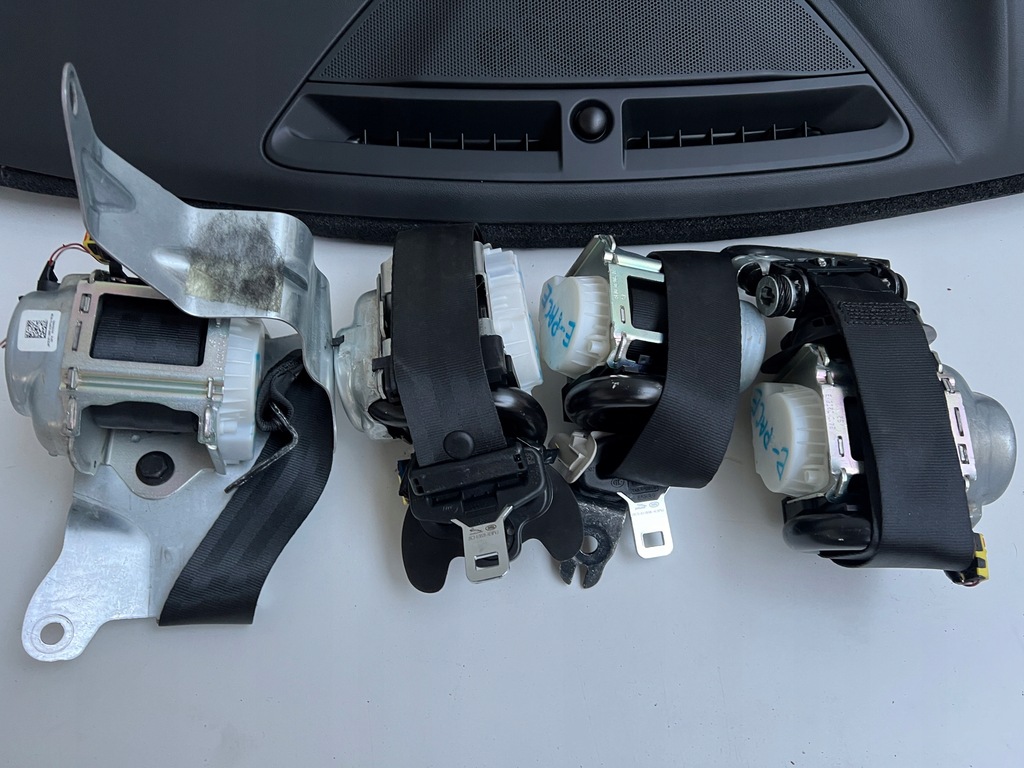 фото №13, Панель приладів консоль подушка безпеки ремені jaguar e-pace