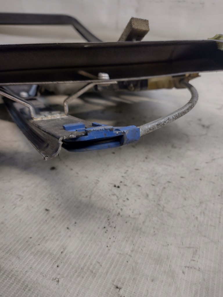 фото №12, Рамка, механизм стекло левый задняя audi a3 8l 8l4839753