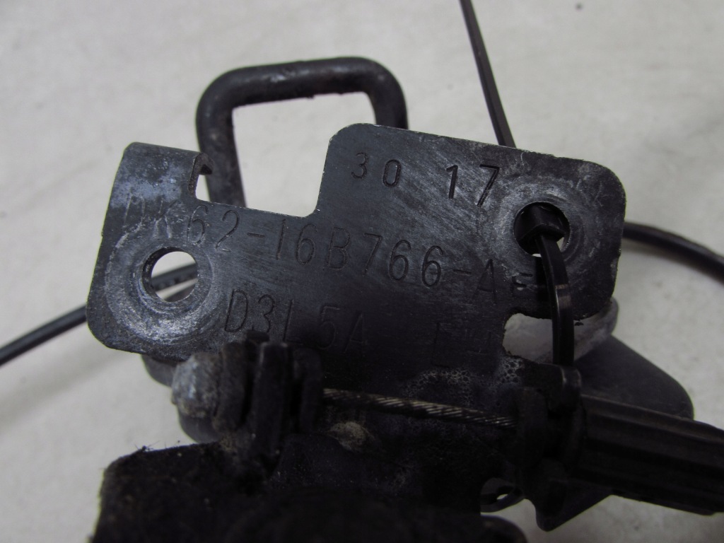 Jaguar xe x760 замок ригель трос відкривання капота dk62-16b766-ae Недорого