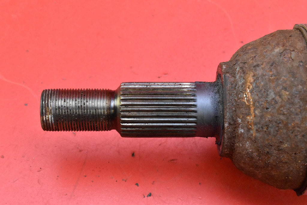 Приводной вал правый  задний  автоматическая коробка передач 1188165-99-a tesla model y 60 kwh 299 km 20- с Разборки