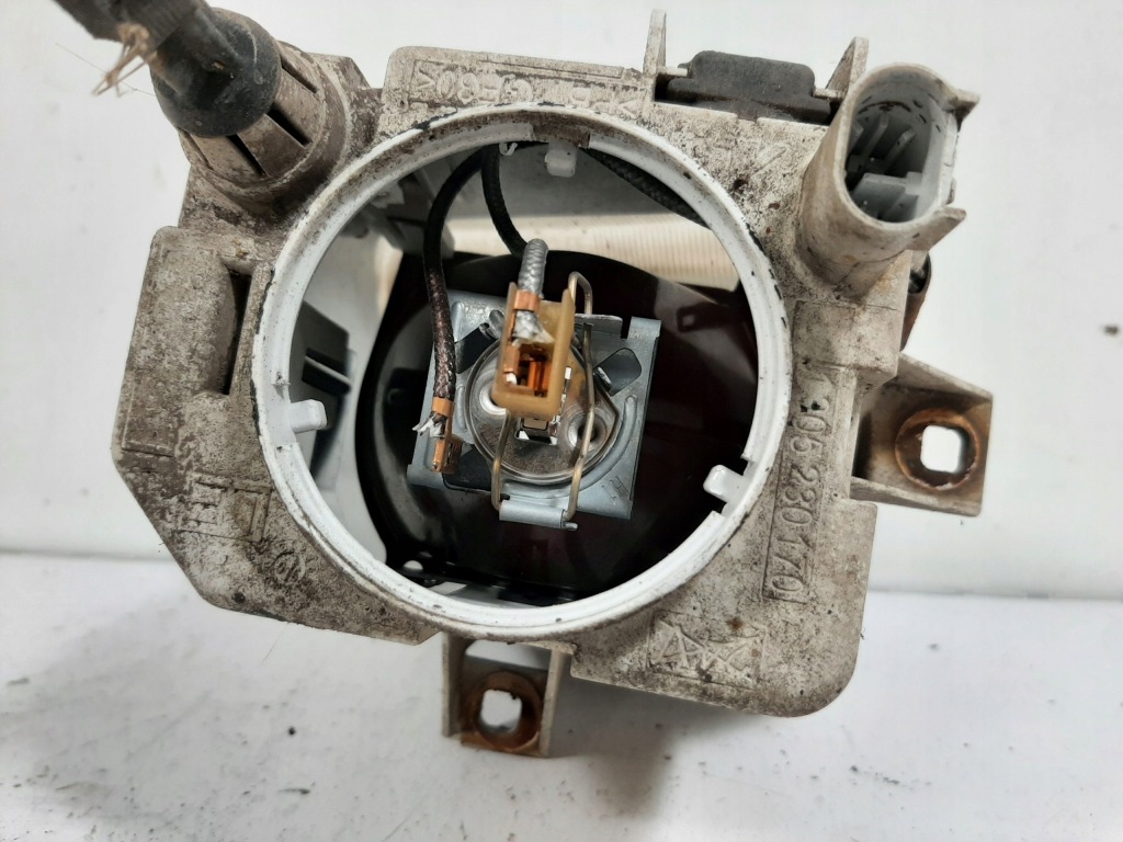 Iveco daily 3 рестайлинг  2.3hpi 29l12 05r противотуманная фара левый перед 500320685 Недорого