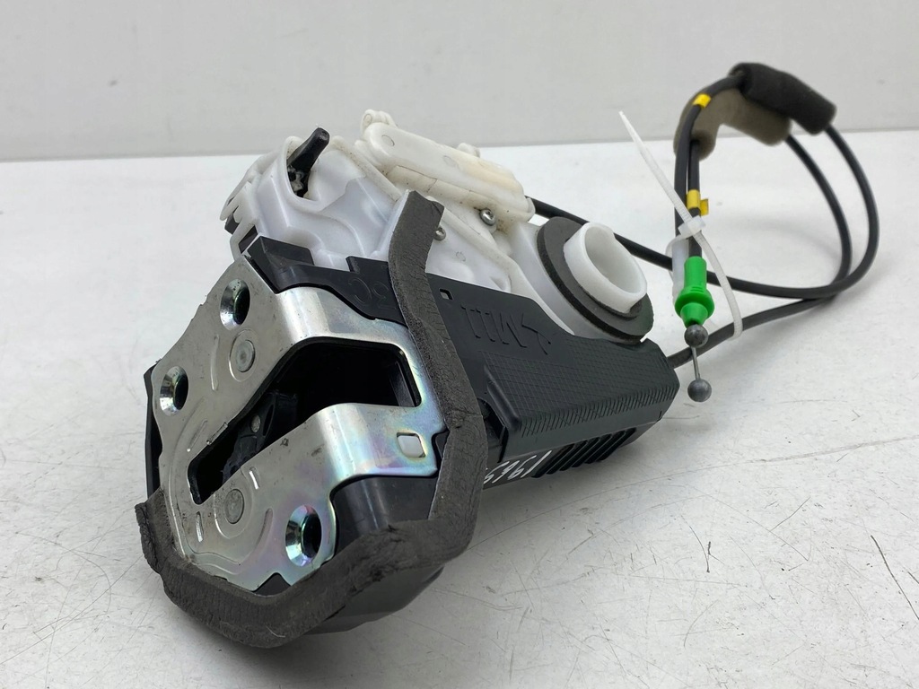 фото №8, 2018 toyota prius prime замок дверь задних q5114110