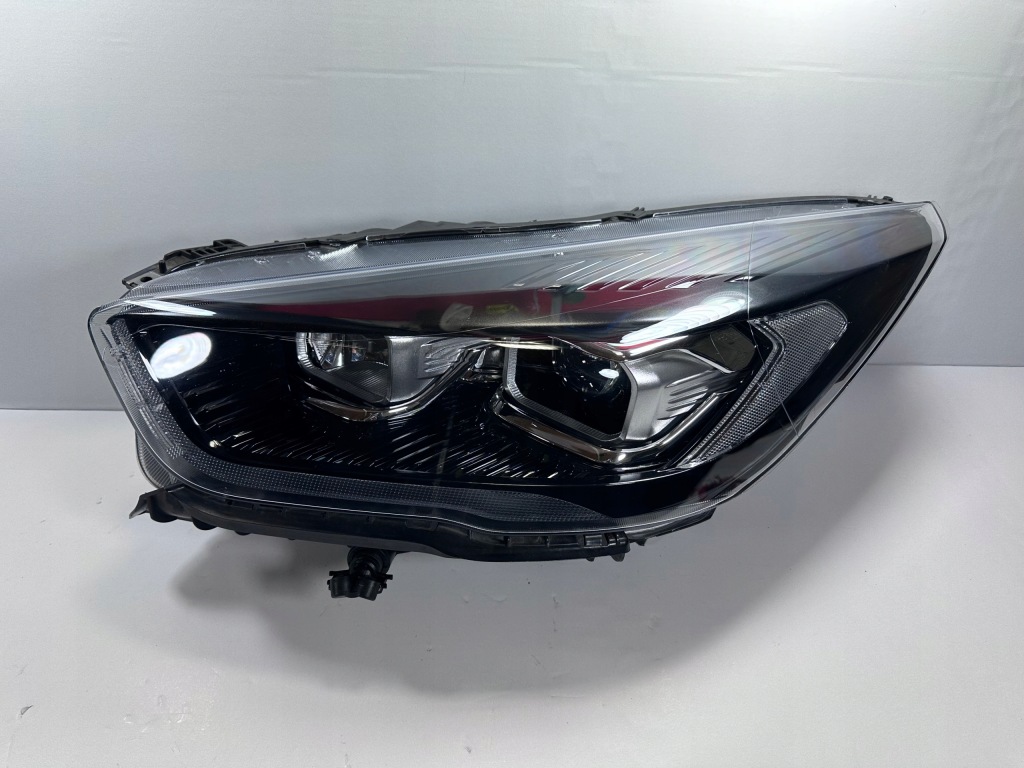 Kuga mk2 рестайлінг  st фара правий ліва ксенон led gv41-13d154-eh gv41-13d155-eh Зі Шроту