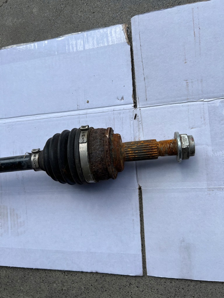 фото №2, Mazda 2 приводной вал правая бензин rok 2016