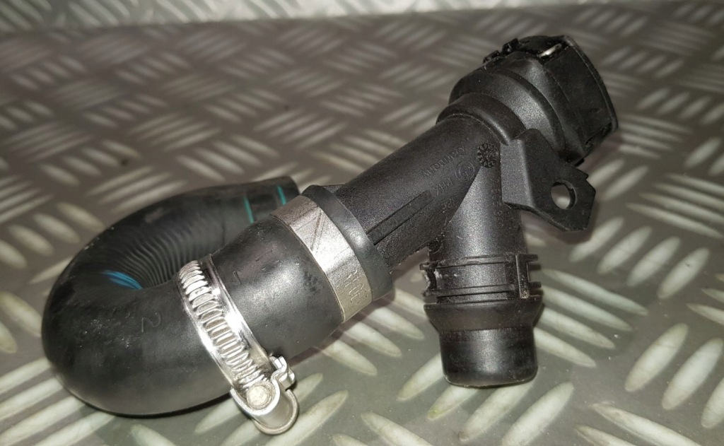 Bmw 5 e60 e61 2.0 d m47n2 шланг води труба патрубок радіатора оливи 7805356 Київ