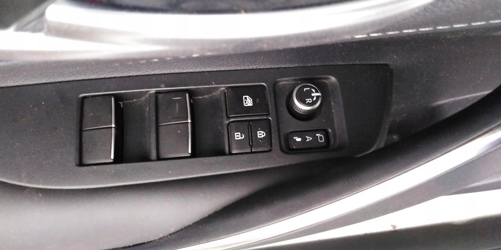 фото №16, Toyota corolla e21 lift kombi сиденья сиденье обивка дверь туннель