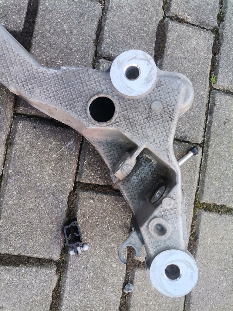 фото №5, Porsche 991 кронштейн поперечина лівий задня 99133115110