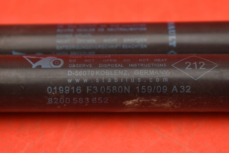 фото №7, Привод амортизаторы крышки 8200583852 renault clio 3 iii kombi lift 09-12