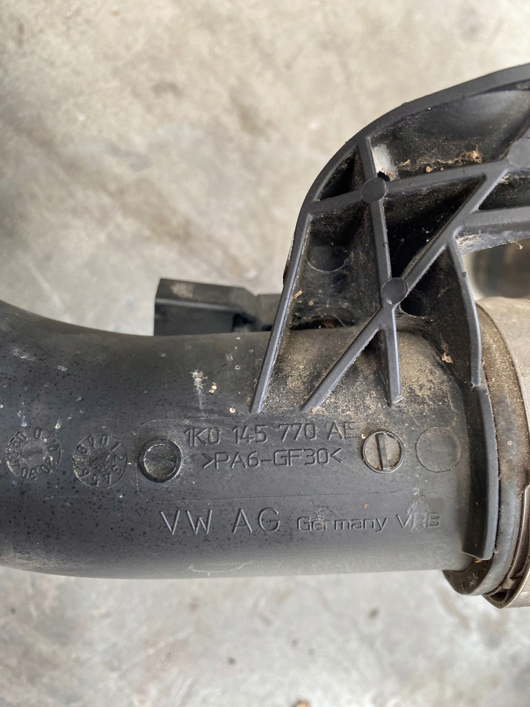 Труба интеркулер 1k0145770ae vw audi seat skoda 2.0 tdi 1k0145770ae Недорого