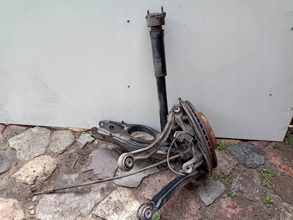 фото №1, Поворотный кулак диск рычаг ступица задняя mercedes w207