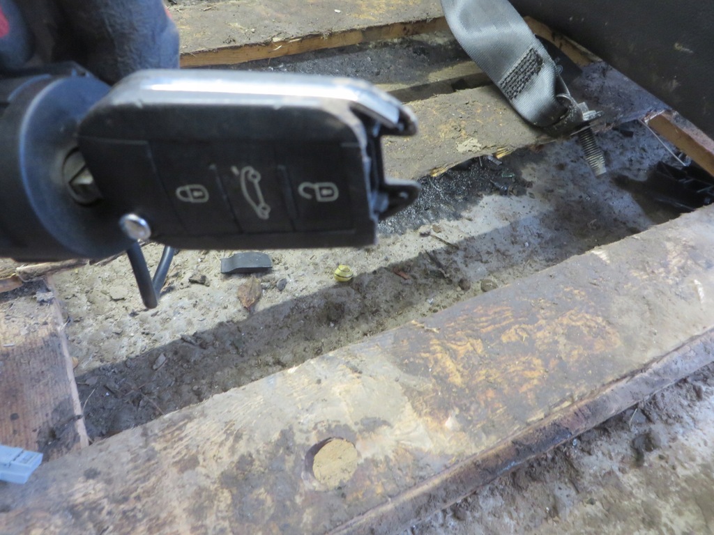 фото №3, Citroen c5 iii замок зажигания ключ колонка r