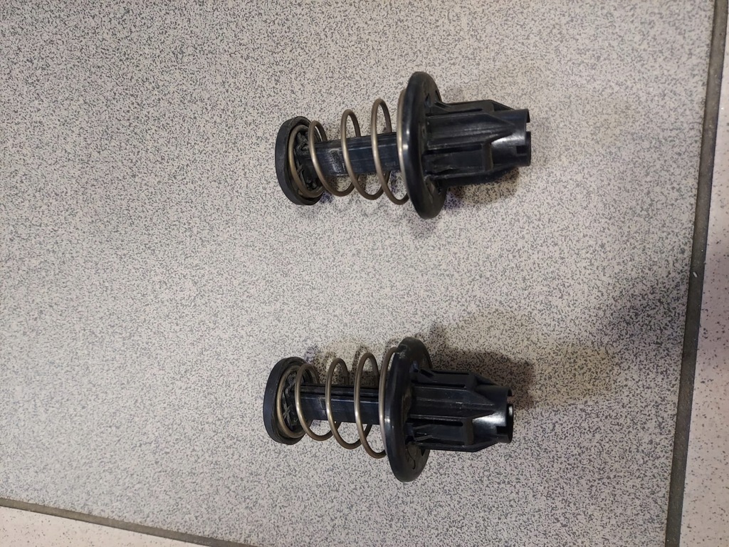 фото №1, Отбойник капот mercedes a2058800027