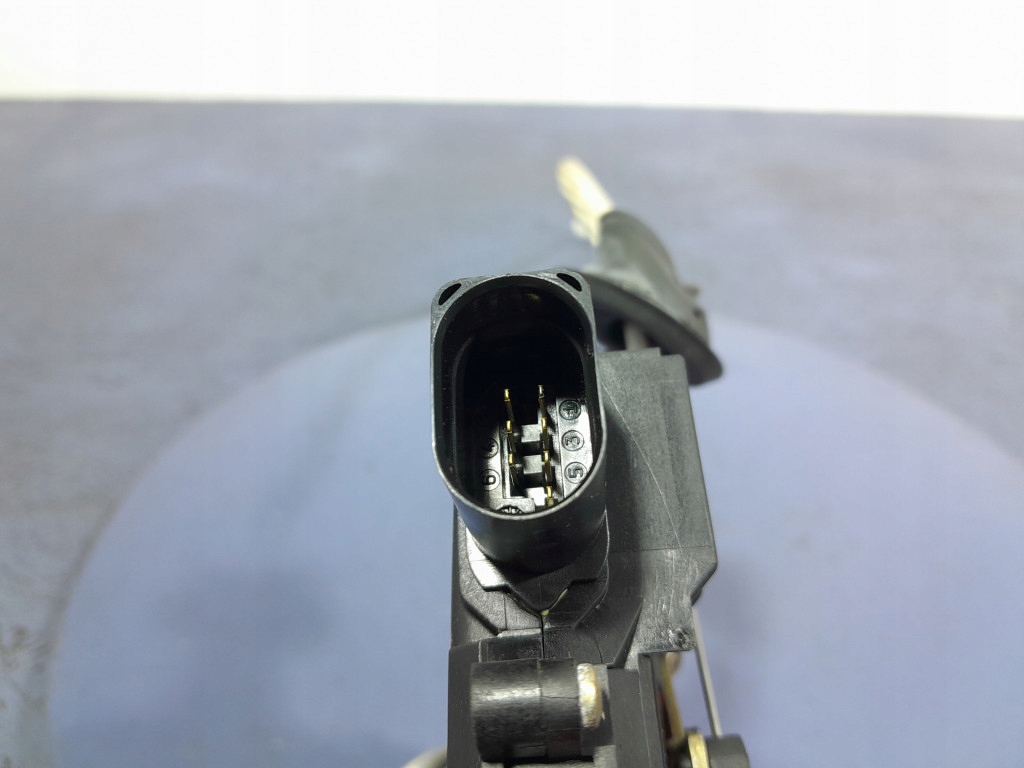 фото №6, Audi a2 замок дверь перед передний правый 7 pin eu 8z1837016e