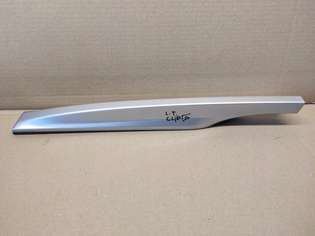 Заглушка накладка рейлінг задні ліве renault clio 3 універсал 8200718705 Київ