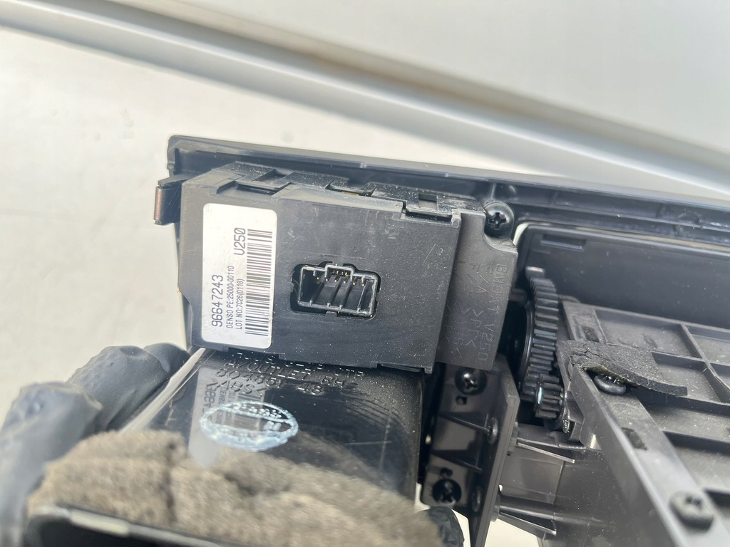 фото №7, Chevrolet epica рамка консоли бардачок решётки обдув часы 96436906