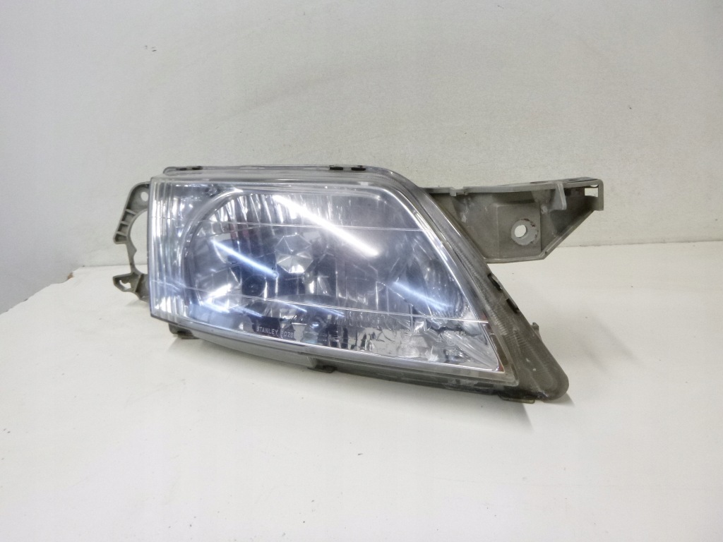 фото №1, Лампа передня mazda premacy 2000r. stanley